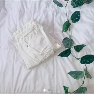 ✩ Off White Ripped Mom Jeans ✩